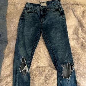 free people jeans w big hole at the knee
